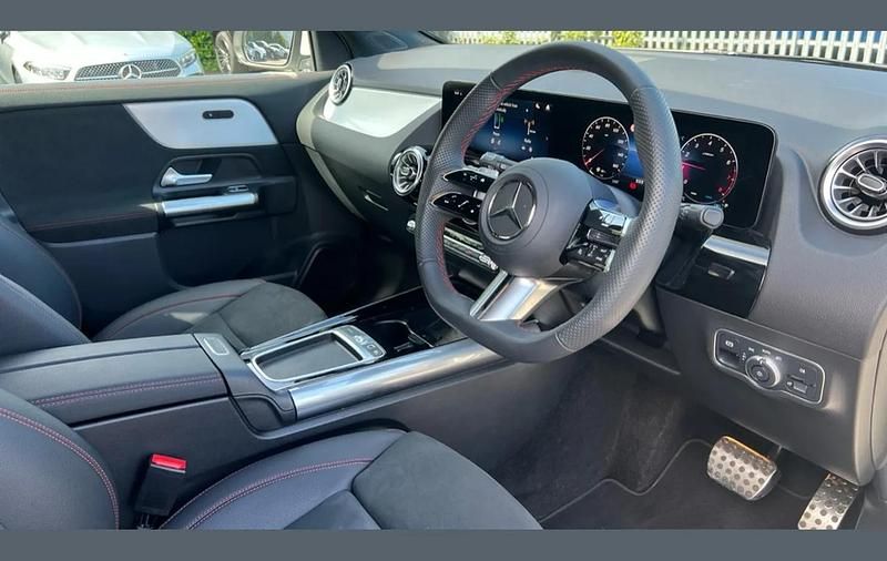 Usado Mercedes GLA200 Executive 161 HP (118 kW) 2025 Branco SUV