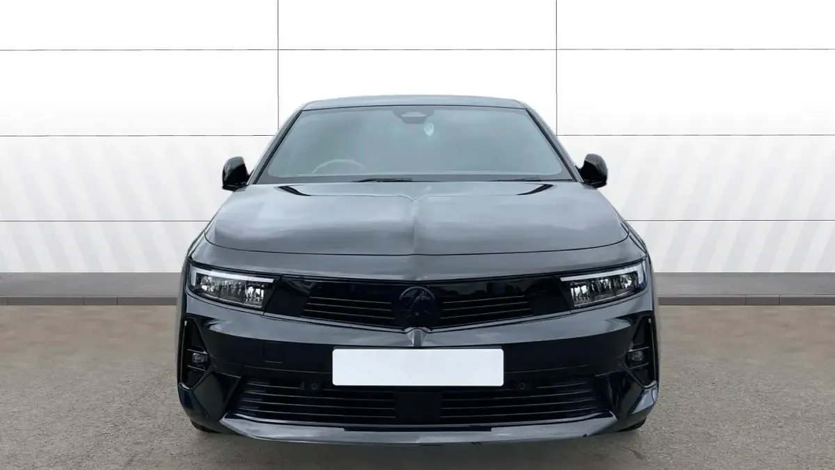 Used Vauxhall Astra 131 HP (96 kW) 2023 Black Hatchback