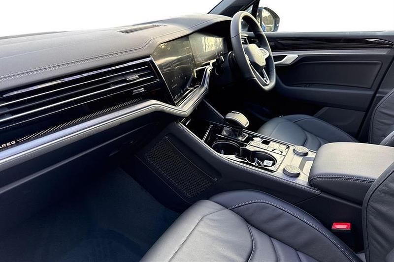 Używany VW Touareg Black Edition 286 KM (210 kW) 2026 Beżowy SUV