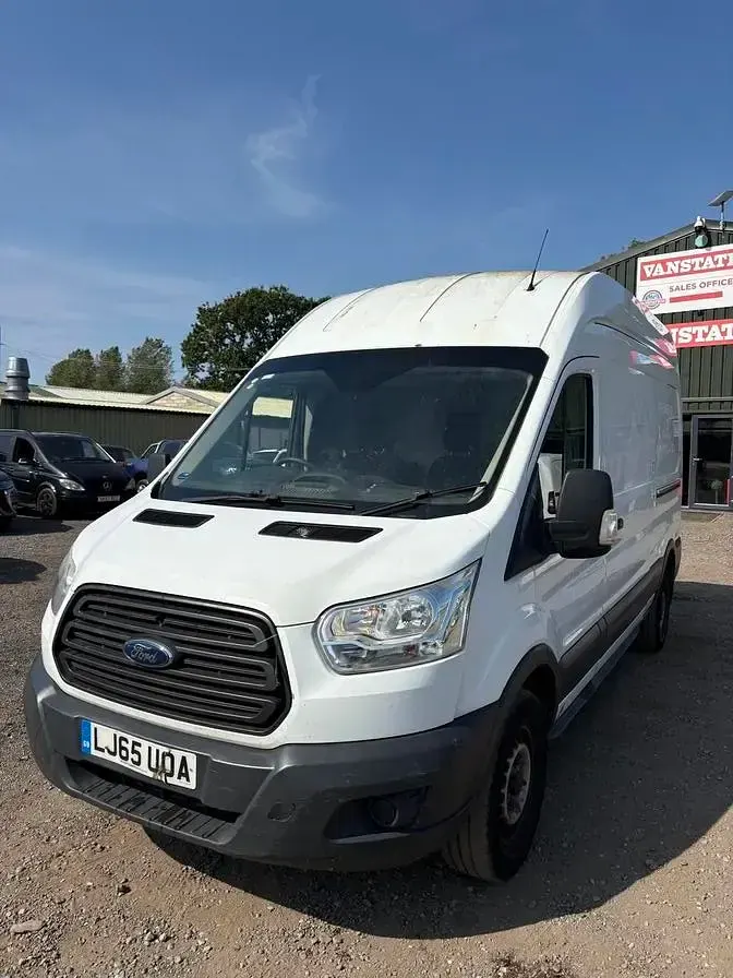 Used Ford Transit 125 HP (91 kW) 2015 White Van