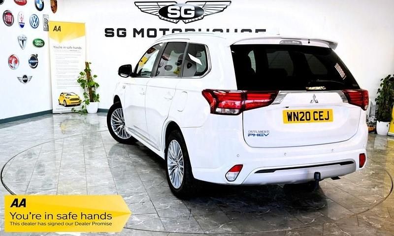 Used Mitsubishi Outlander P-HEV 2020 White Estate