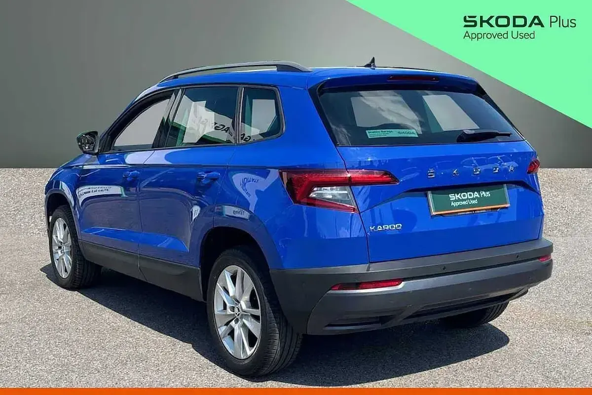 Usado Skoda Karoq SE Technology 115 HP (84 kW) 2020 Azul SUV