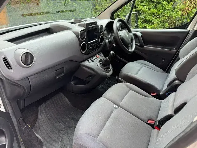 Used Citroën Berlingo 75 HP (55 kW) 2016 White MPV