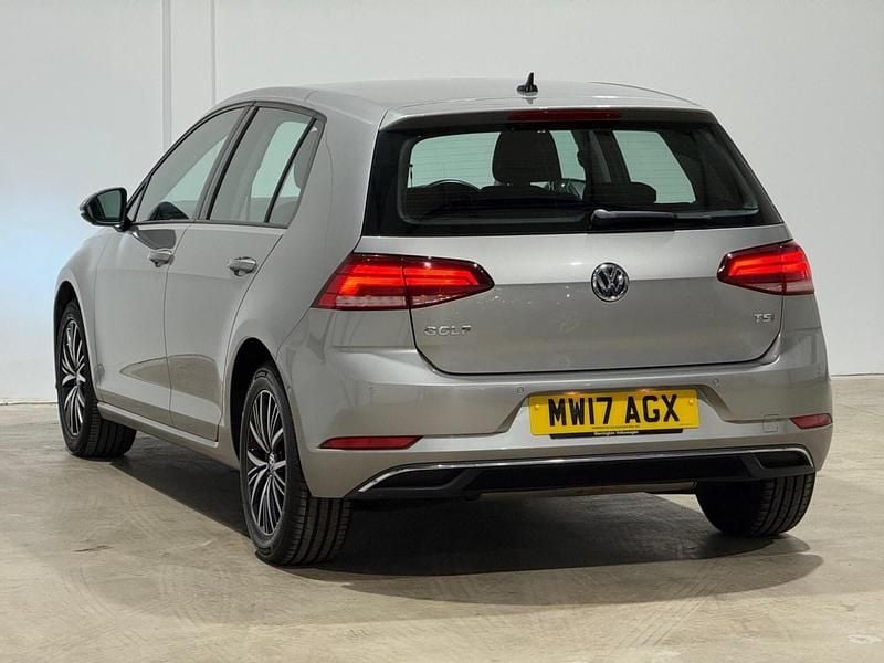 Used VW Golf VII SE 125 HP (91 kW) 2017 Silver Hatchback