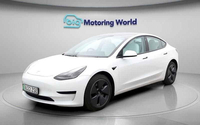 Used Tesla Model 3 Standard Range Plus 222 kW (302 HP) 2021 White Sedan