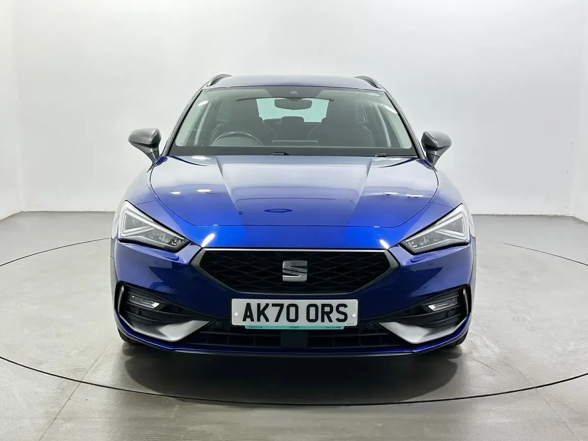 Used Seat Leon FR 130 HP (95 kW) 2021 Blue Estate
