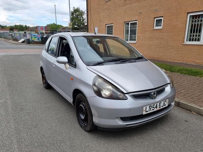 Silver Used 2004 Honda Jazz SE Hatchback | £1,550 (Good price) - Image 1/4