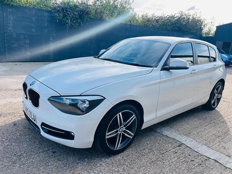 Used BMW 114 Sport Line 102 HP (75 kW) 2013 White Hatchback