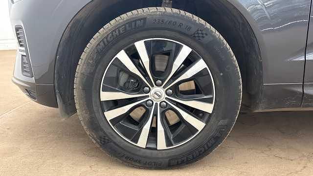 Used Volvo XC60 Core 247 HP (181 kW) 2025 Grey SUV