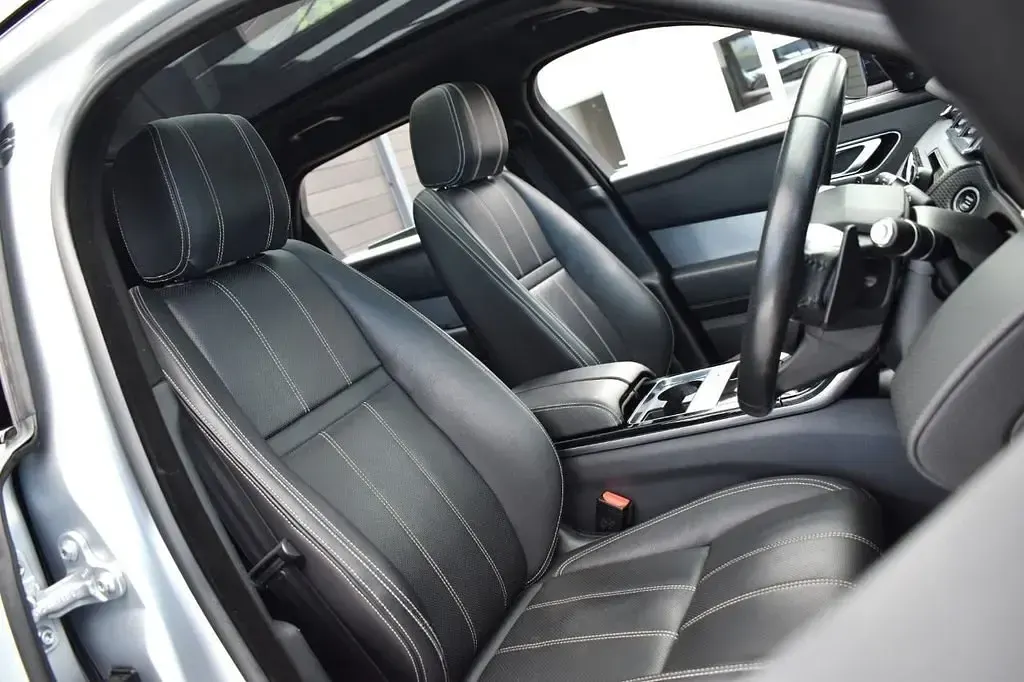 Second-hand Land Rover Range Rover Velar SE 275 CP (202 kW) 2019 Argintiu SUV