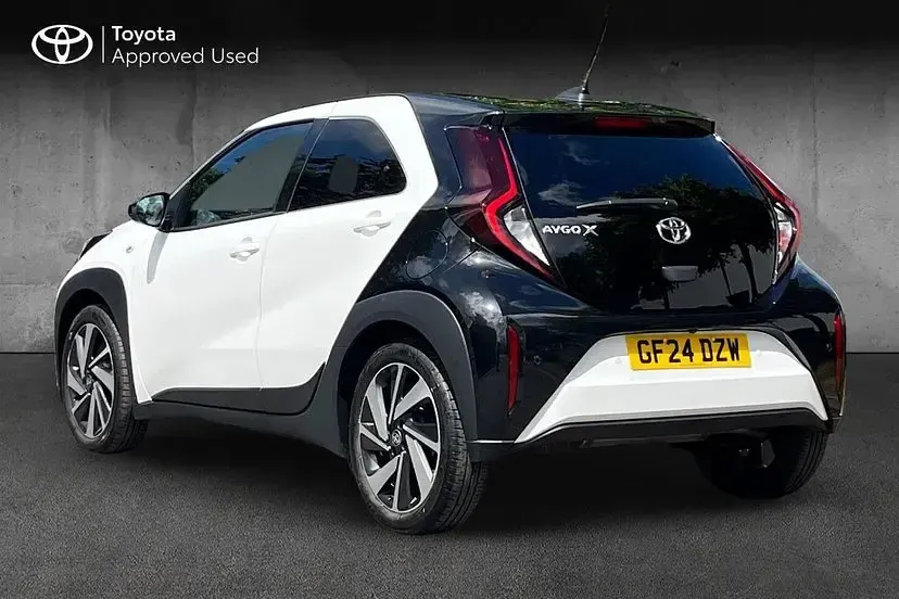 Used Toyota Aygo X 72 HP (52 kW) 2024 White SUV