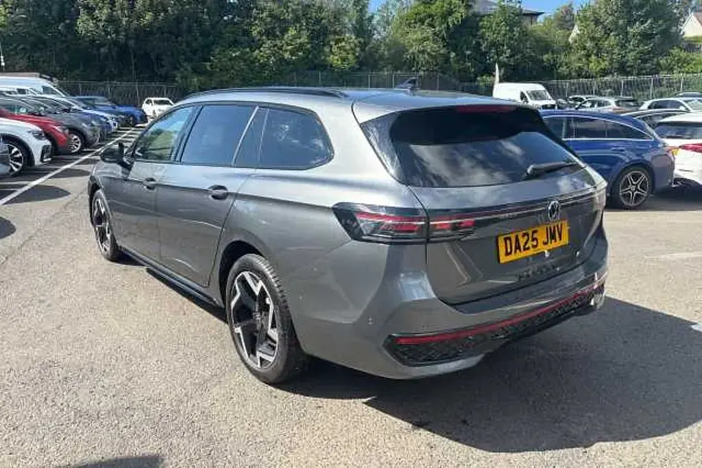 Used VW Passat 204 HP (150 kW) 2025 Estate