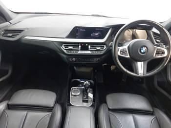 Used BMW 118 M Sport 140 HP (102 kW) 2020 Red Hatchback