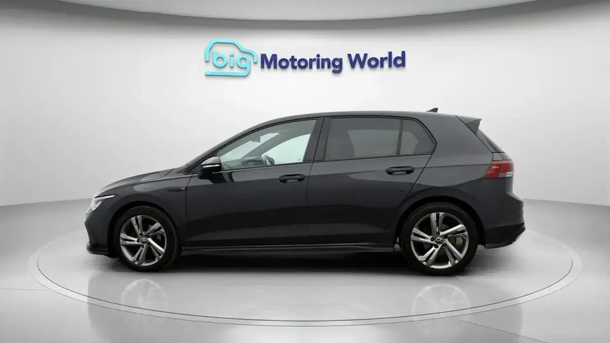 Used VW Golf VIII R-line 131 HP (96 kW) 2023 Grey Hatchback