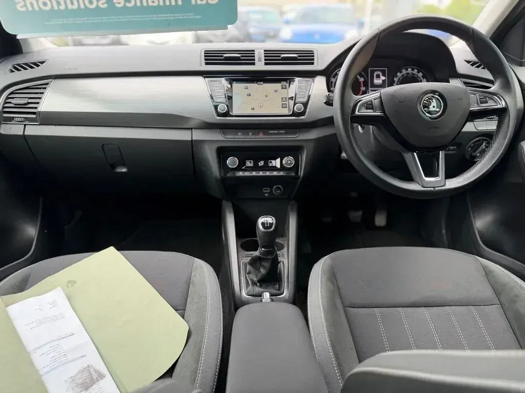 Begagnad Skoda Fabia SE L 95 HK (69 kW) 2019 Silver Halvkombi