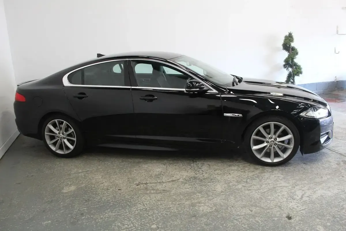 Used Jaguar XF S 200 HP (147 kW) 2013 Black Sedan