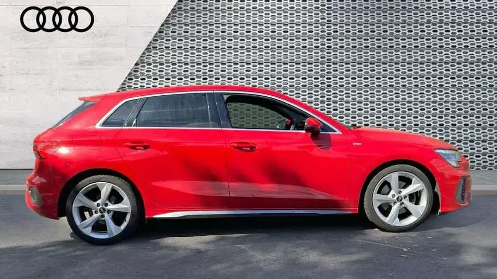 Used Audi A3 Comfort 150 HP (110 kW) 2021 Red Sedan