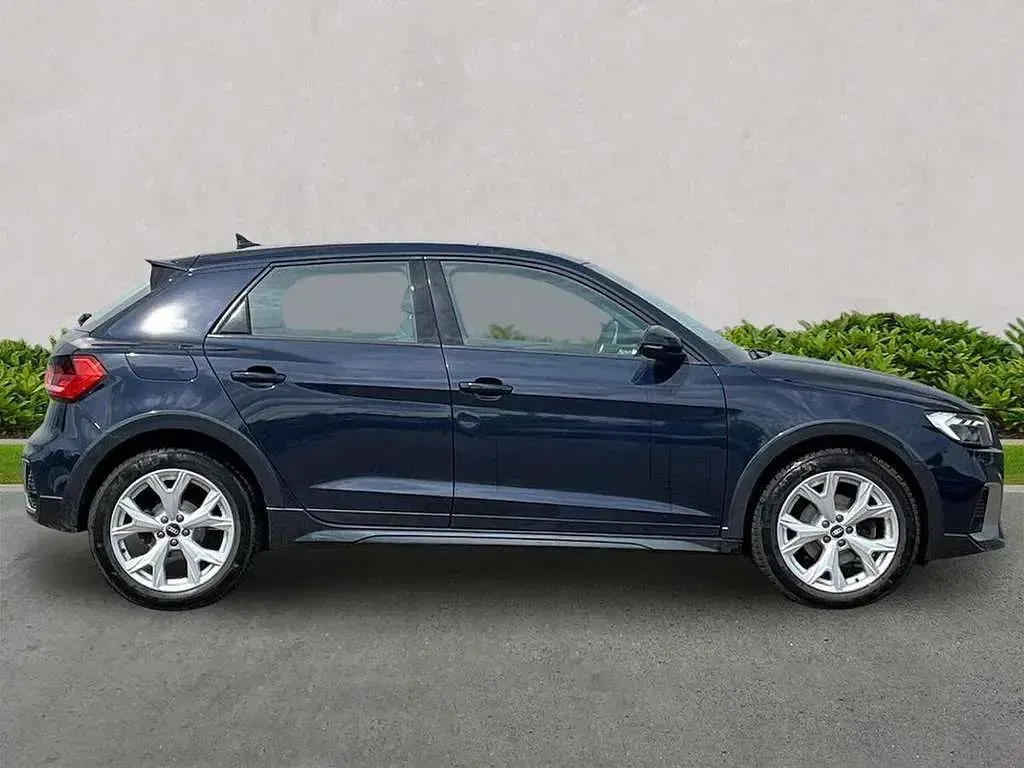 Used Audi A1 Premium 150 HP (110 kW) 2021 Blue SUV