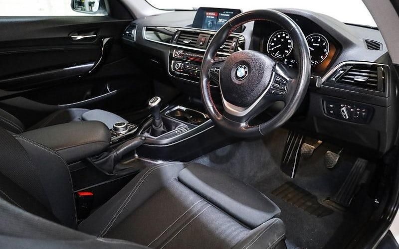 Used BMW 218 Sport Line 150 HP (110 kW) 2020 White Coupe