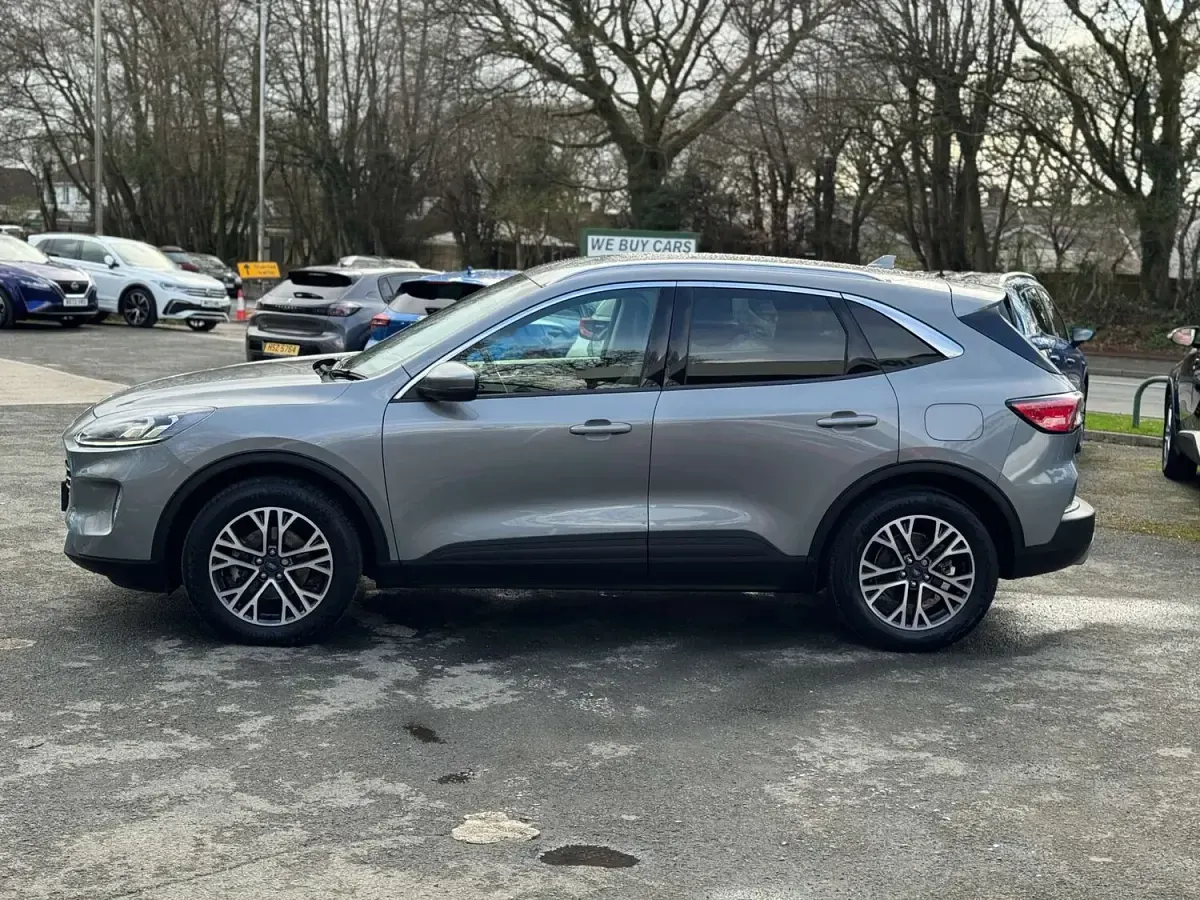 Used Ford Kuga Titanium 190 HP (139 kW) 2021 Silver SUV