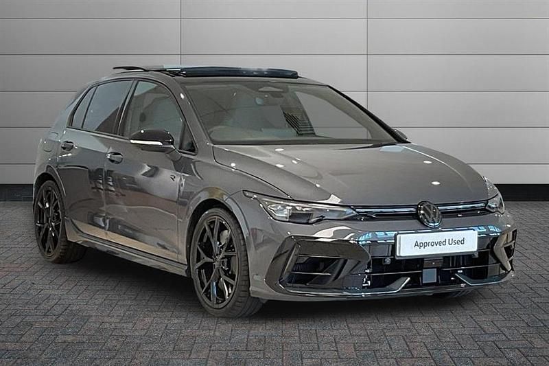 Novo VW Golf VIII Black Edition 333 HP (244 kW) 2026 Cinzento Citadino