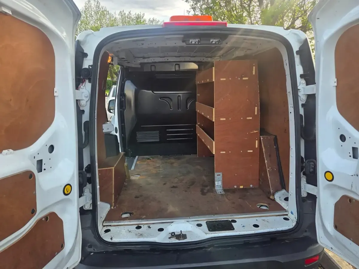 Second-hand Ford Transit Connect 75 CP (55 kW) 2018 Alb Monovolum