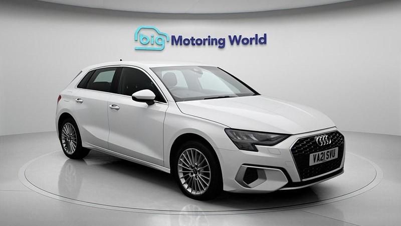 Used Audi A3 Sportback e-tron Sport 204 HP (150 kW) 2021 White Hatchback