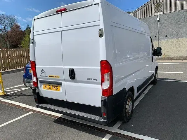 Usado Citroën Relay 140 HP (102 kW) 2021 Branco Van