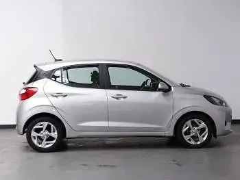 Used Hyundai i10 SE 67 HP (49 kW) 2021 Silver Hatchback