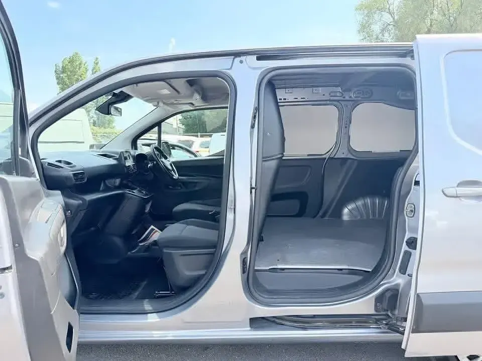 Used Vauxhall Combo Sportive 130 HP (95 kW) 2020 Grey MPV