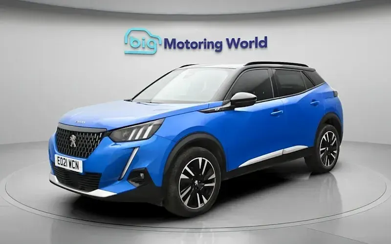 Używany Peugeot 2008 Premium 155 KM (114 kW) 2021 Niebieski SUV