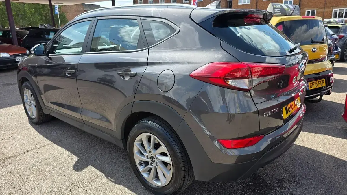 Used Hyundai Tucson SE 116 HP (85 kW) 2016 Grey SUV