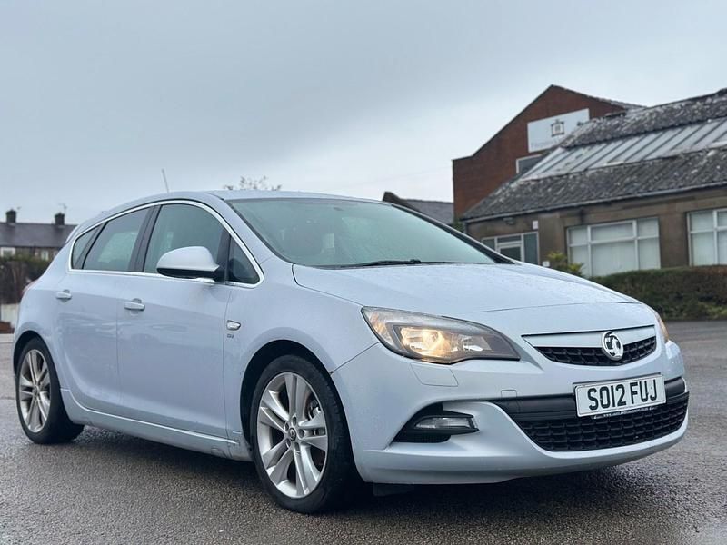 Used Vauxhall Astra SRi 2012 White Hatchback