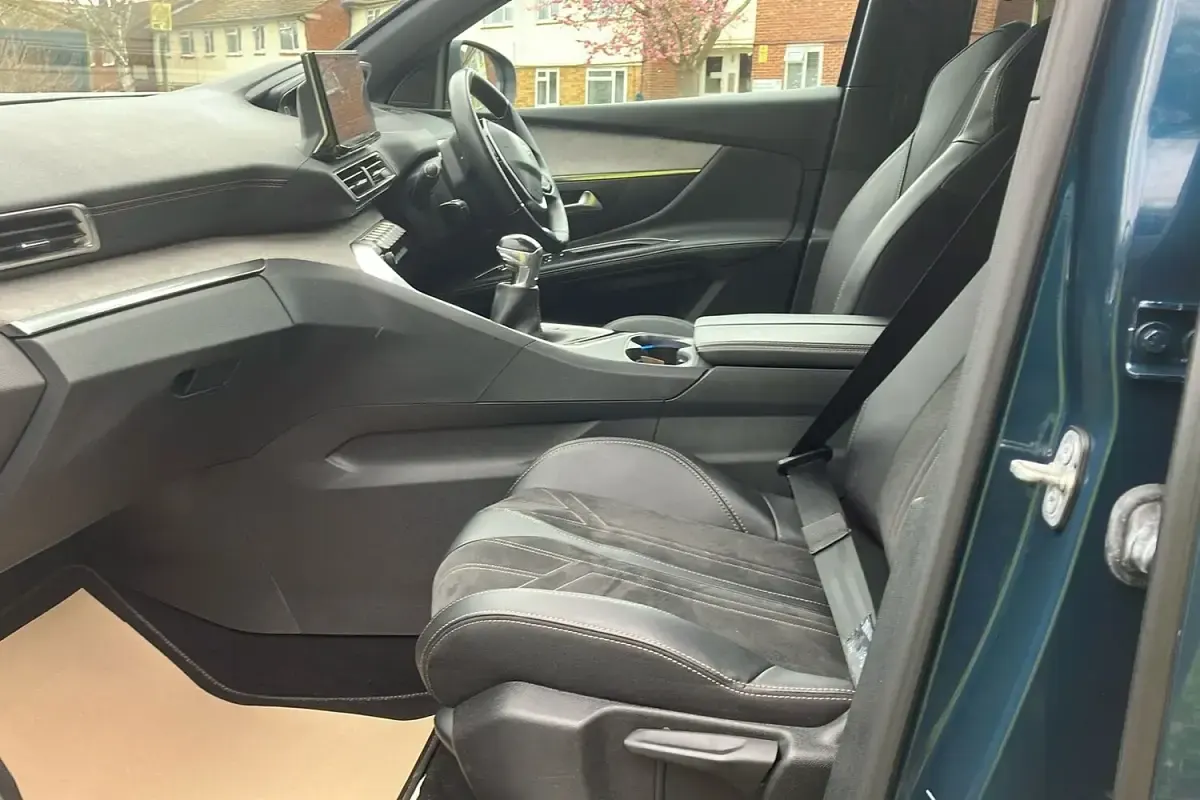 Used Peugeot 5008 GTi 130 HP (95 kW) 2021 Blue SUV