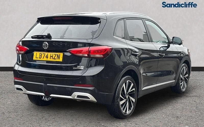 Used MG ZS Trophy 196 HP (144 kW) 2024 Metallic  black pearl SUV