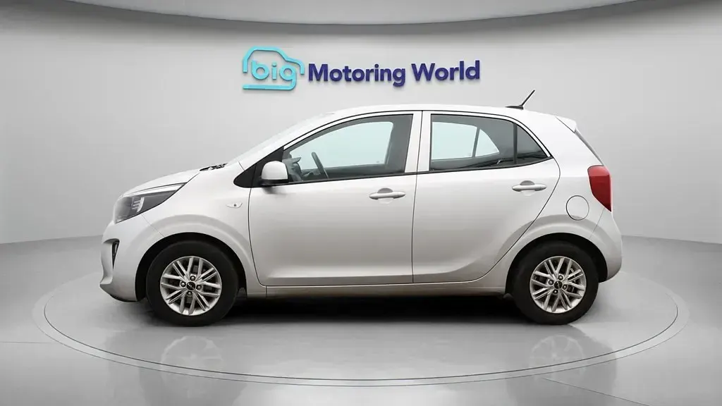 Second-hand Kia Picanto 66 CP (48 kW) 2023 Argintiu Hatchback