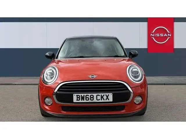 Used Mini Cooper Classic 136 HP (100 kW) 2018 Orange Hatchback