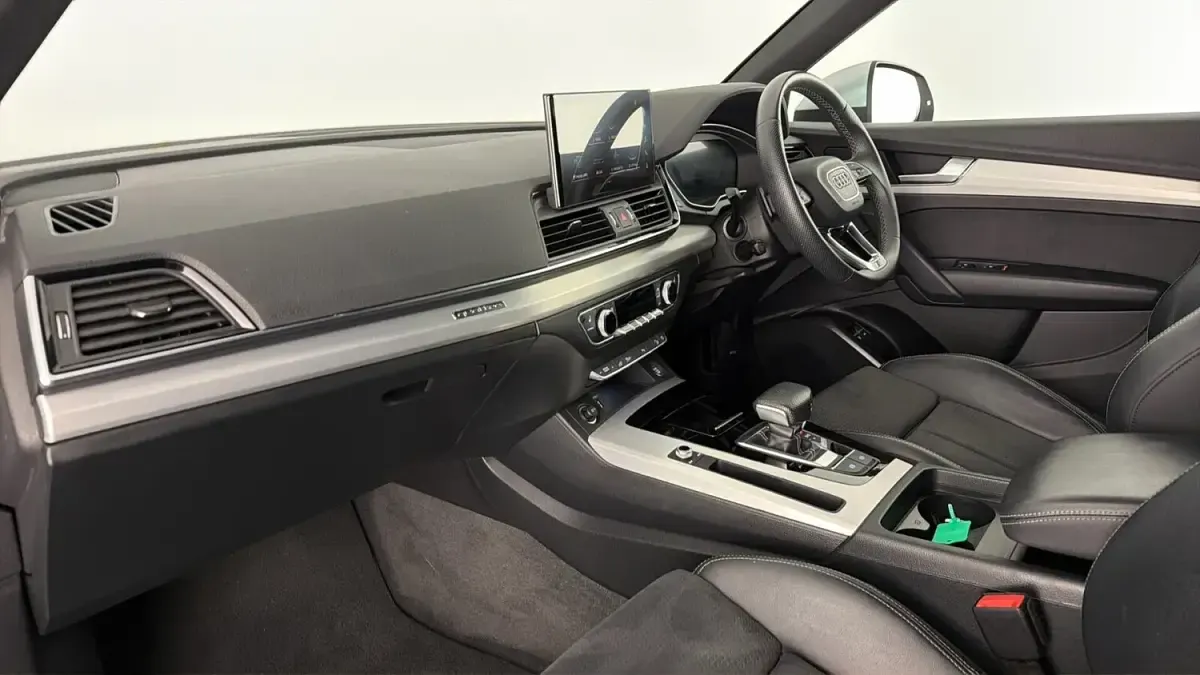 Used Audi Q5 S-Line 299 HP (219 kW) 2022 Floret silver SUV