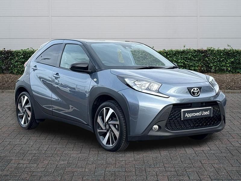 Used Toyota Aygo X 72 HP (52 kW) 2025 Grey SUV