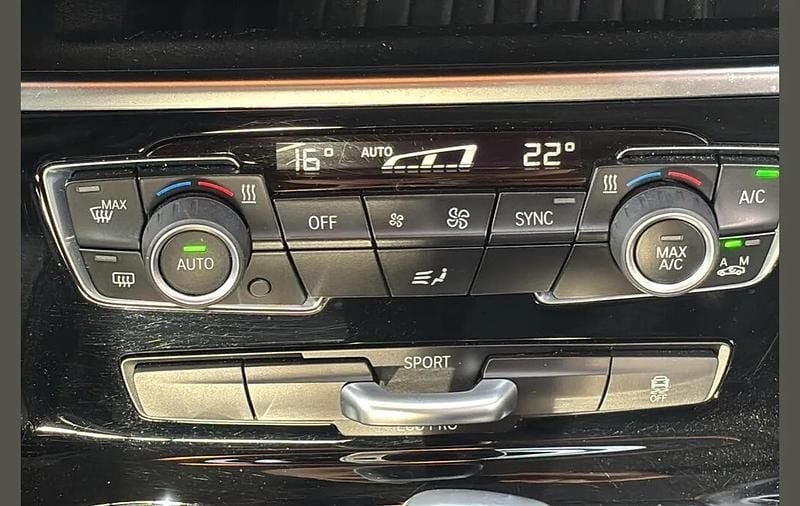 Used BMW 220 Luxury Line 187 HP (137 kW) 2018 Red Estate