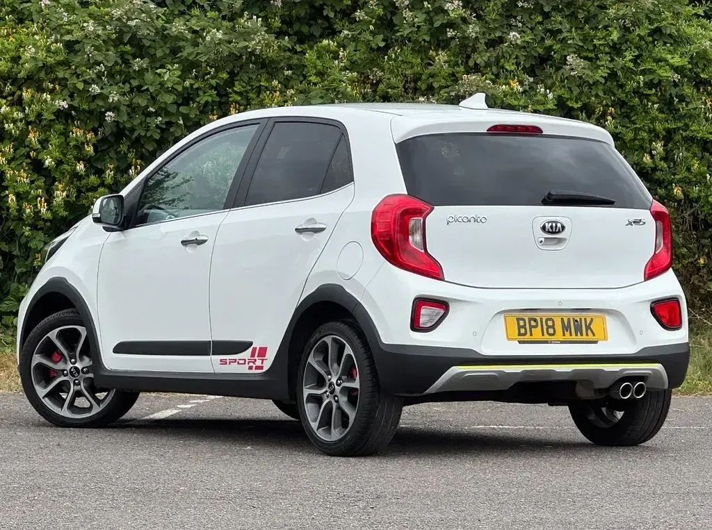 Used Kia Picanto X-Line 83 HP (61 kW) 2018 White Hatchback