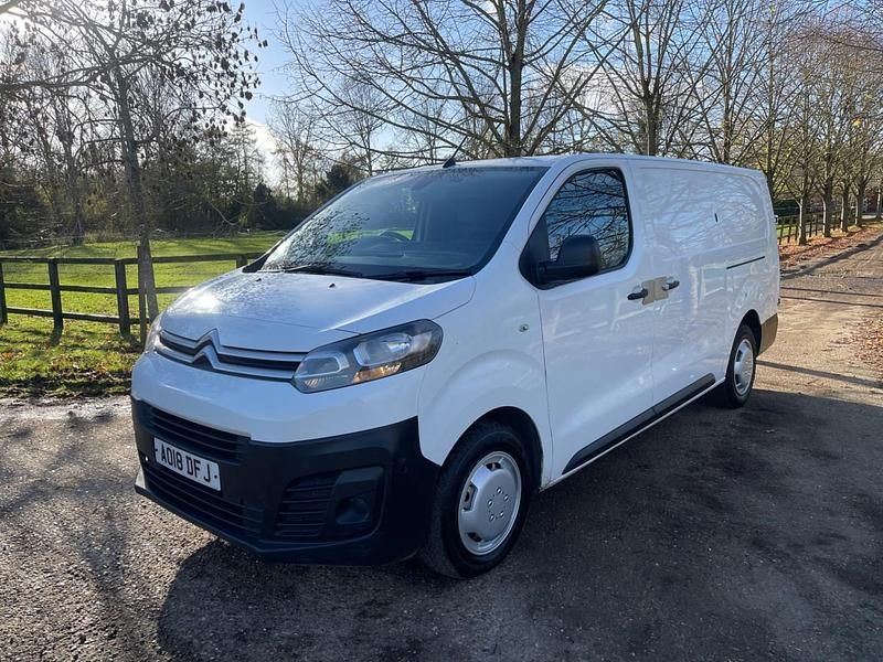 Used Citroën Dispatch 120 HP (88 kW) 2018 White MPV