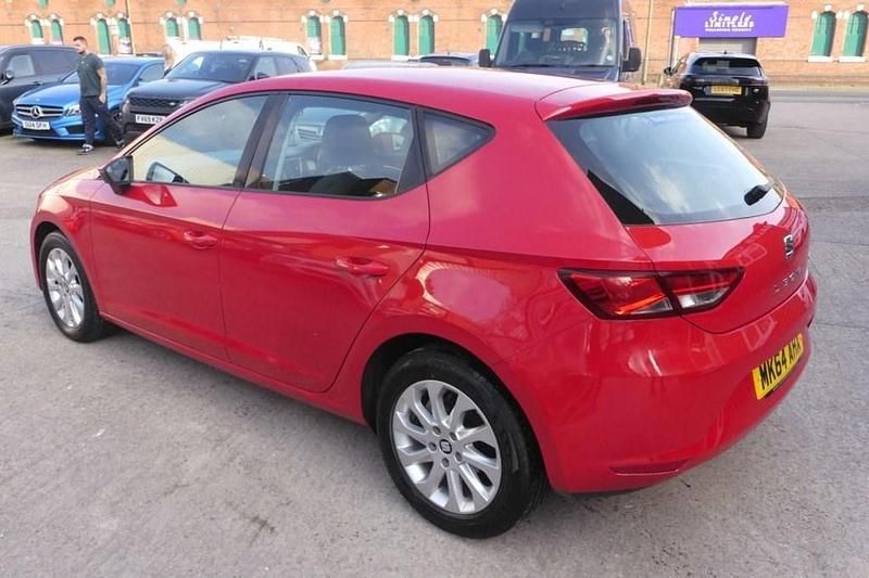 Used Seat Leon SE 140 HP (102 kW) 2014 Red Hatchback