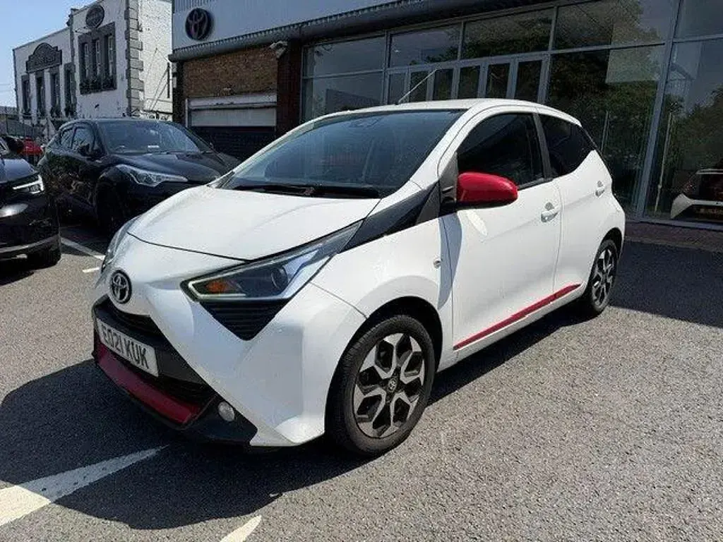 Used Toyota Aygo Trend 72 HP (52 kW) 2021 White Hatchback