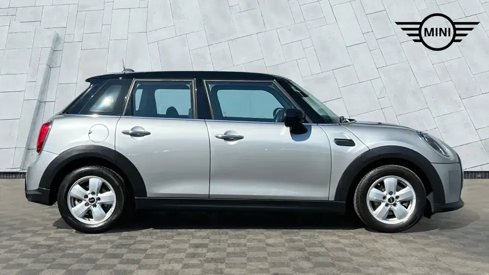 Used Mini Cooper Classic 134 HP (98 kW) 2023 Silver Hatchback