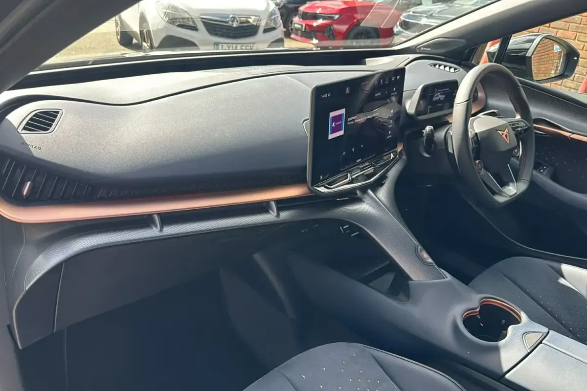 Usado Cupra Tavascan VZ1 250 kW (340 HP) 2025 Cinzento SUV
