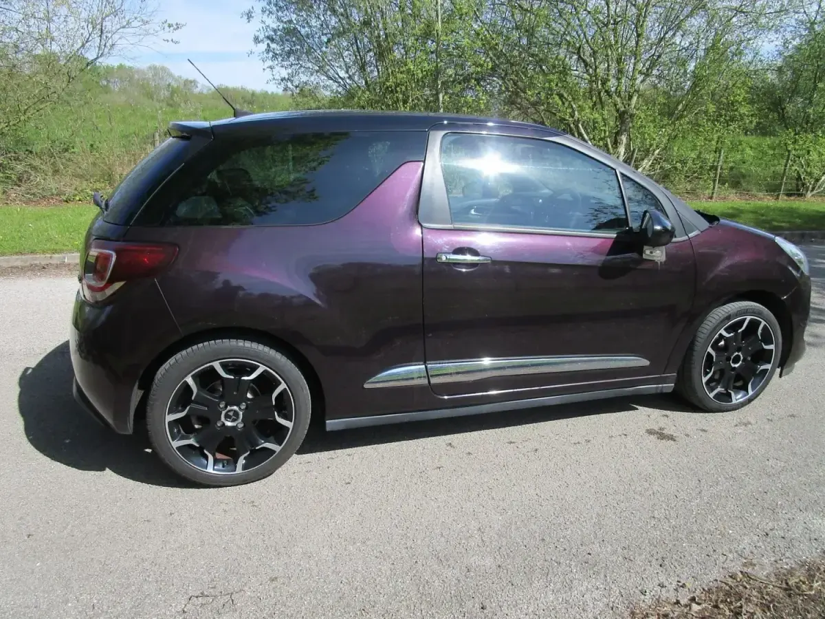 Używany Citroën DS3 2016 Purpurowy Hatchback
