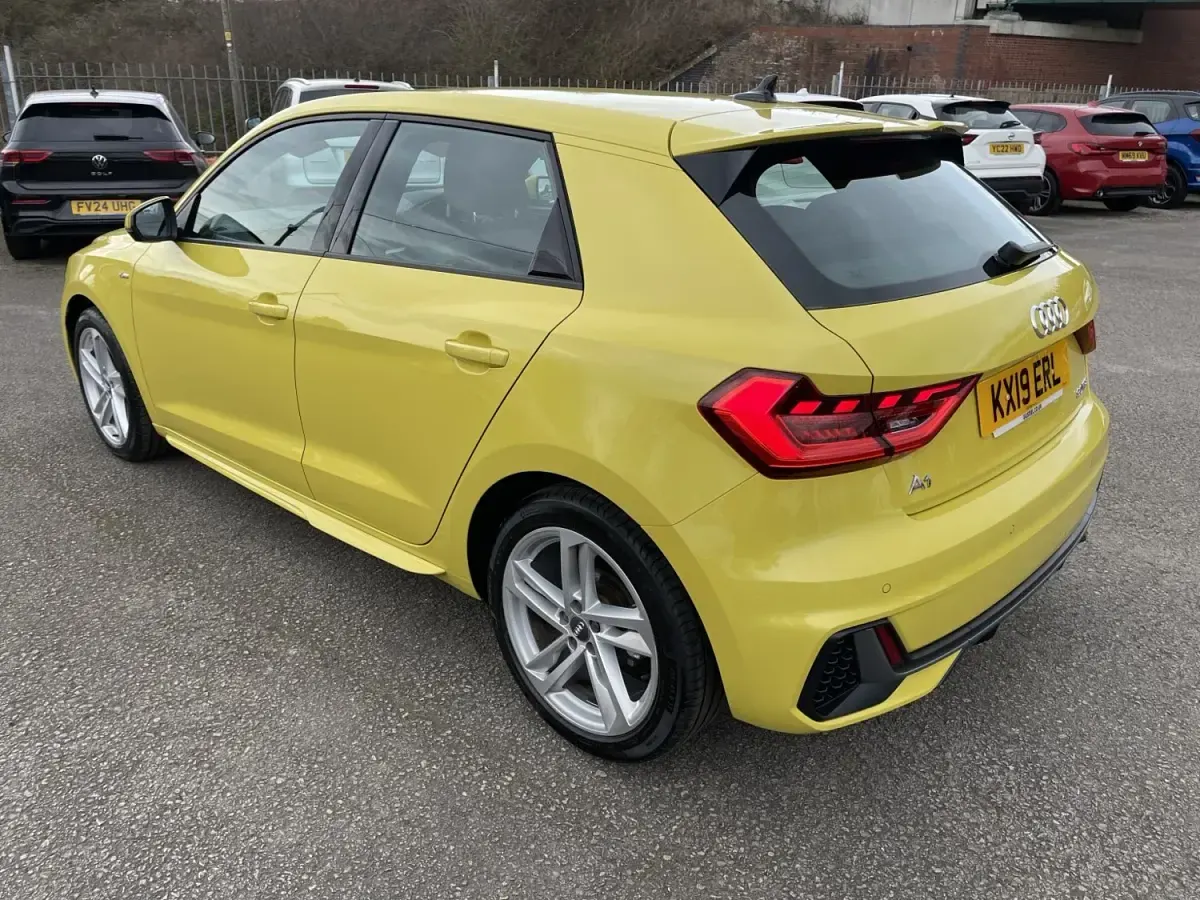 Używany Audi A1 S-Line 2019 Żółty SUV