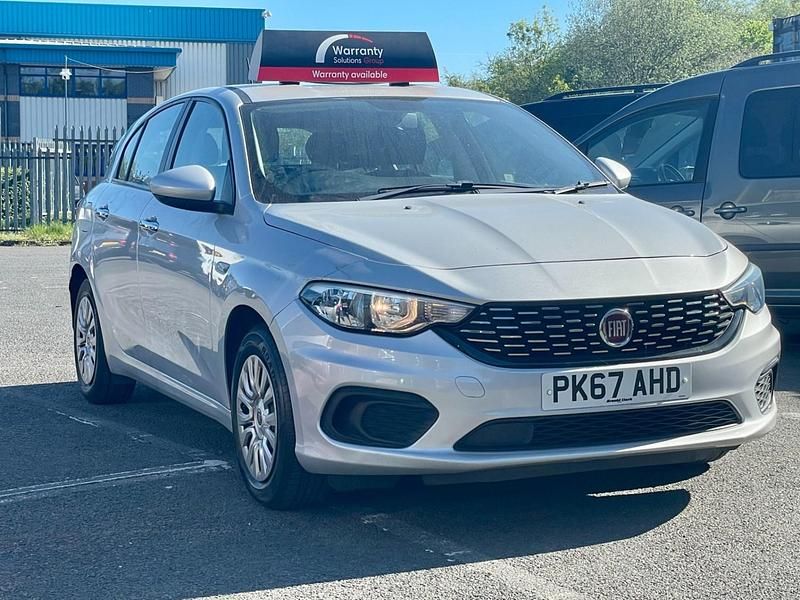 Begagnad Fiat Tipo Easy 120 HK (88 kW) 2017 Silver Halvkombi