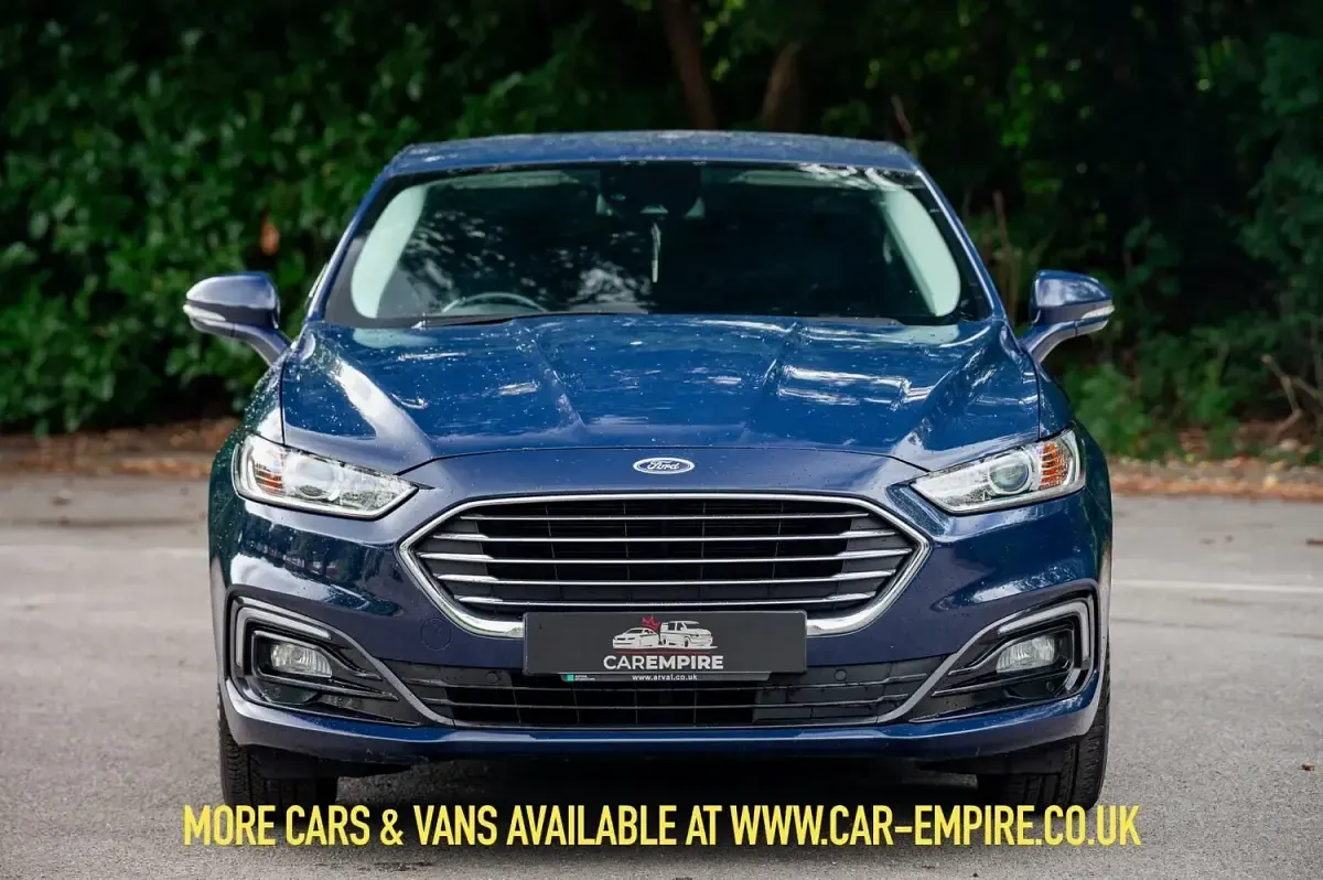 Used Ford Mondeo Zetec 2020 Blue Hatchback